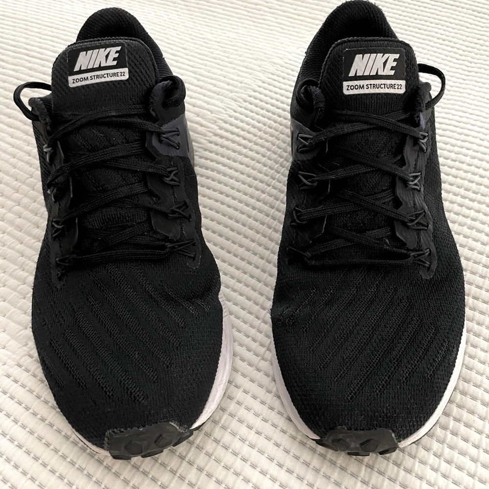 Nike Zoom Structure 22